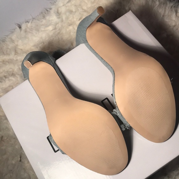 HOST PICK ⚡️Distressed Jean Heels - Picture 4 of 8